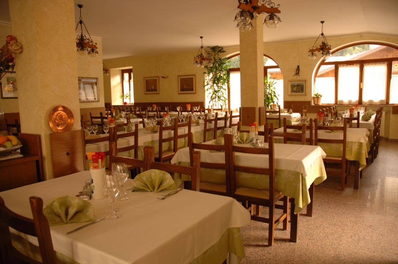 Albergo Ristorante Sole Mezzoldo Extérieur photo